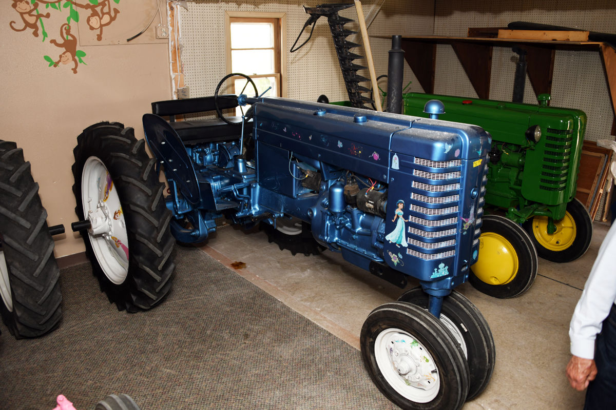 026 Blue John Deere at the Galen Furstenau John Deere Museum in Neligh.JPG